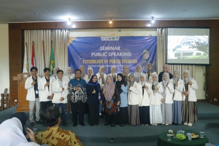 Ubah Grogi Jadi Prestasi: DEMA FITK INAIS Bedah Psikologi Public Speaking di Bale Edi Room